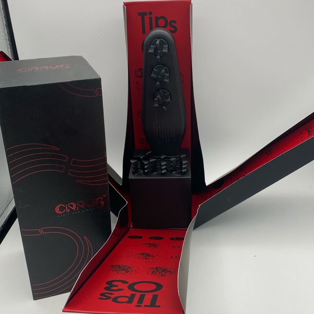 Cirrus Curly & Ripply hair styling tool right handed add volume create waves